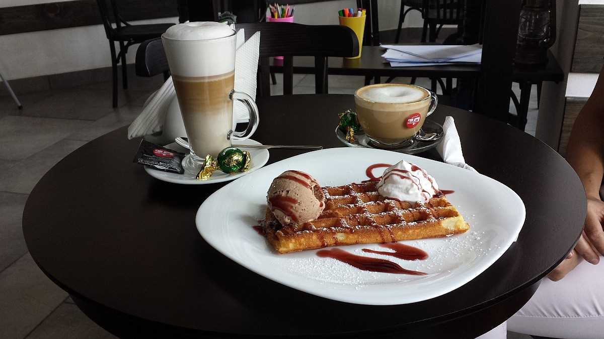 Кафе с изысканными десертами
